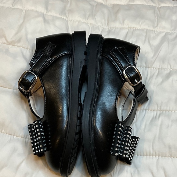 Vince Camuto Black Kids Dress Shoes with Bow - Picture 6 of 6